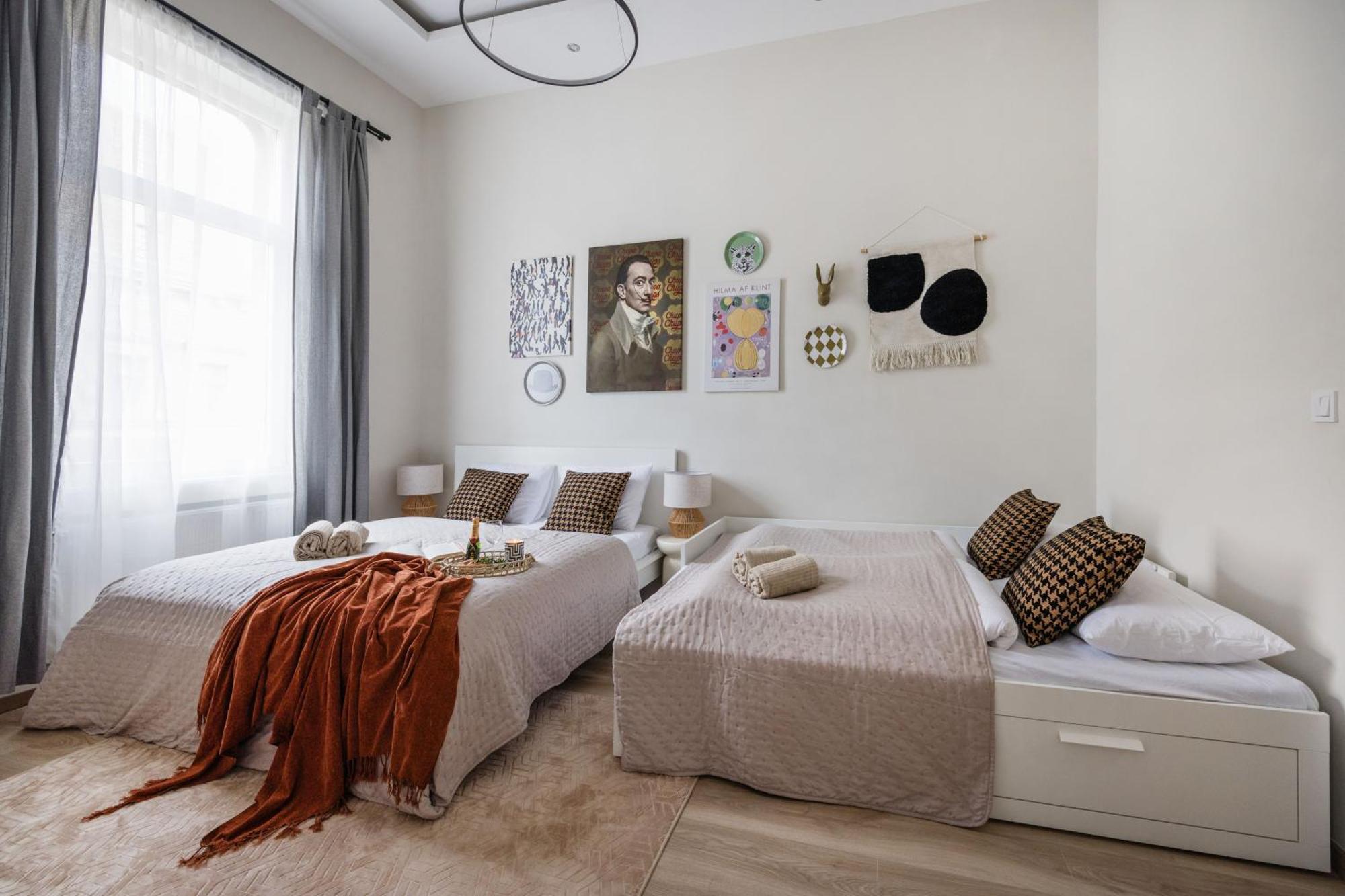 Central Budapest Oasis - Modern Charm, Timeless Comfort Exterior photo